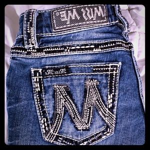 WOMEN’S MISS ME CAPRIS 25